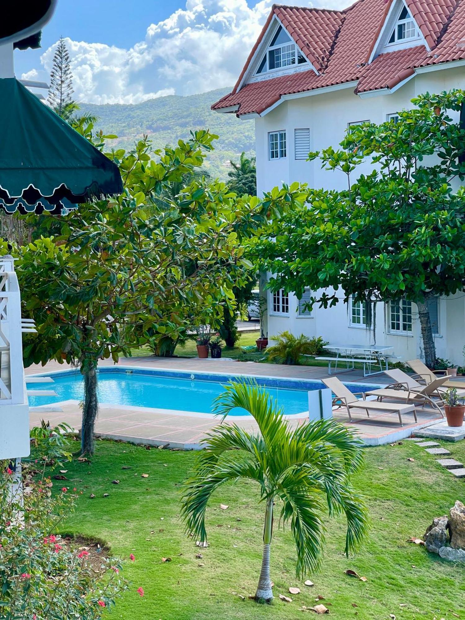 Luxury Apartments And Rooms,The Lagoons Montego Bay Exterior photo